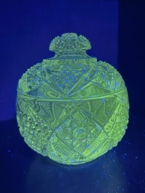 Vintage UV Reactive Early American Press Glass Candy Jar / Jelly Jar